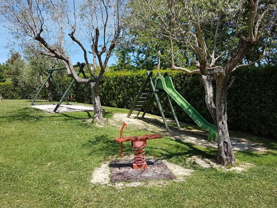Agriturismo Fiore Di Campo Fermo Eksteriør bilde