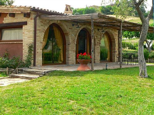 Agriturismo Fiore Di Campo Fermo Eksteriør bilde